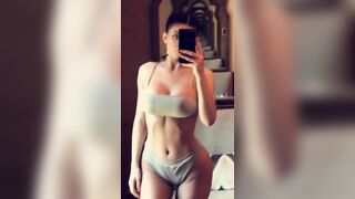Bikini Body - Kylie Jenner