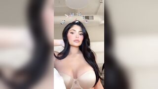 Her Sex Appeal is Insane - Kylie Jenner