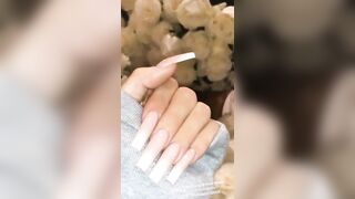 Lethal weapons on her fingers - Kylie Jenner
