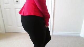 flexing in afro leggings :)