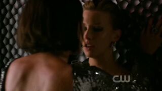 Katie Cassidy lesbian make out