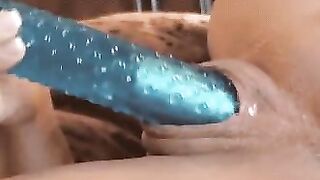 Pussy Lips that Grip the Cock: lips over sextoy