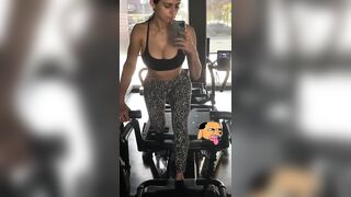 Workout - Mia Khalifa