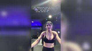Mia Khalifa: Workout Breasts